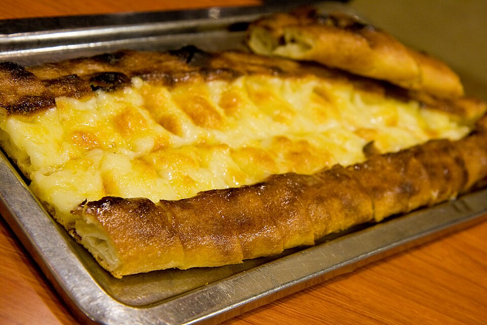 Kuşbaşılı Pide