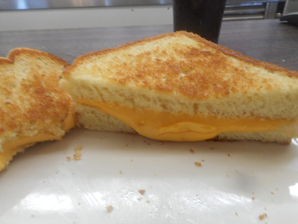 Bol Kaşarlı Tost